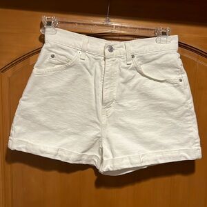 Levi's White Jean Shorts Classic Summer Style